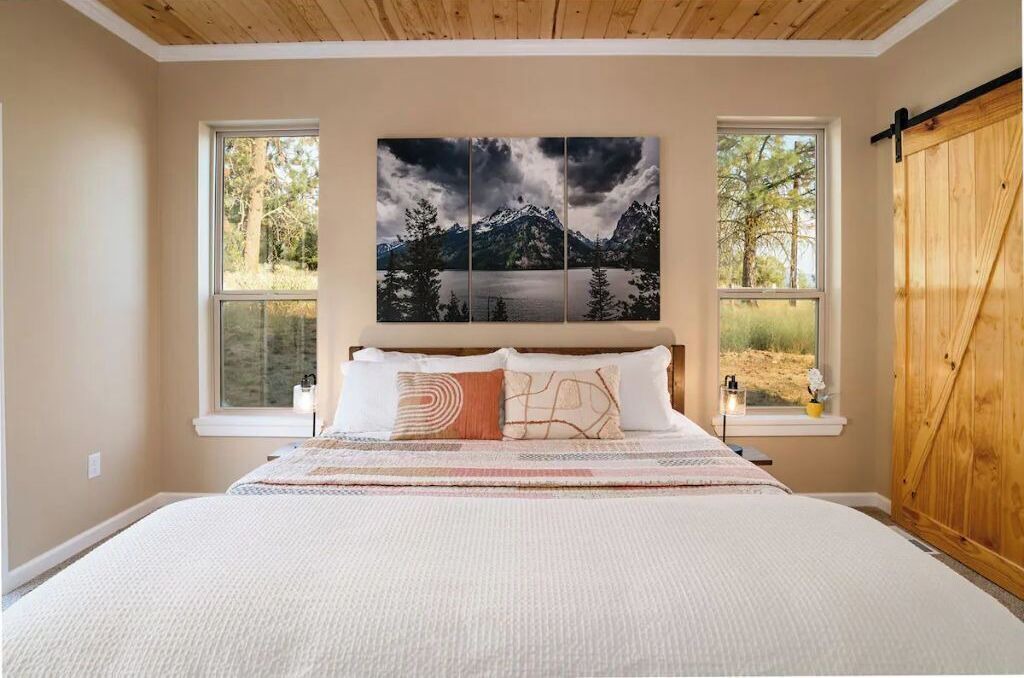 Photo of Bedroom in Garden Valley
