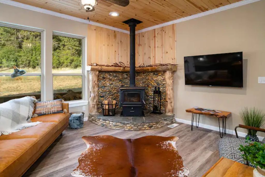 Photo of Livingroom in Garden Valley