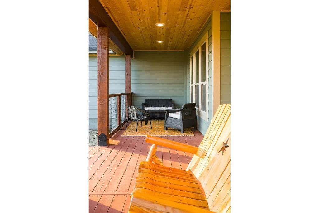 Photo of Patio Balcony in Garden Valley