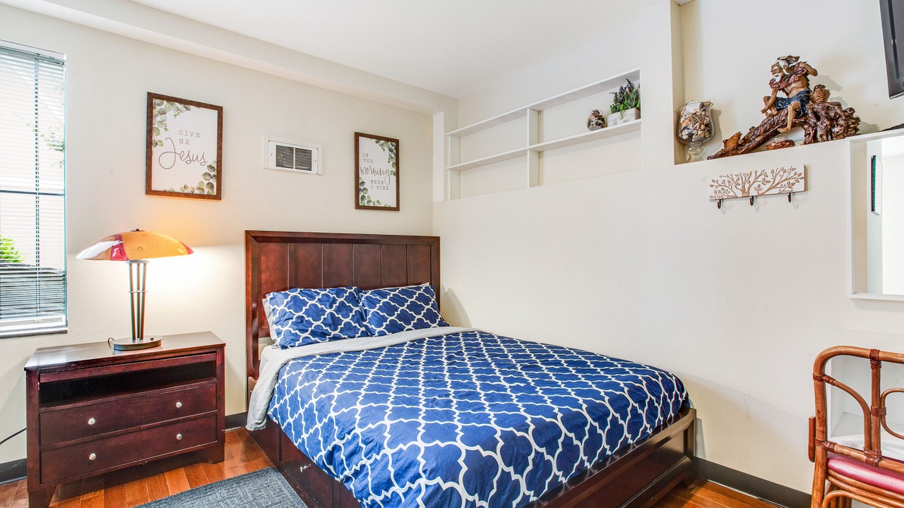 Photo of Bedroom in Mid-Beacon Hill