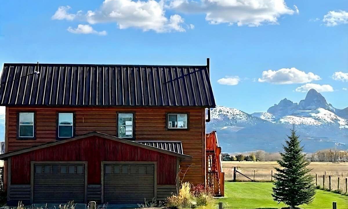 Photo of Outdoor in Leigh Creek Estates