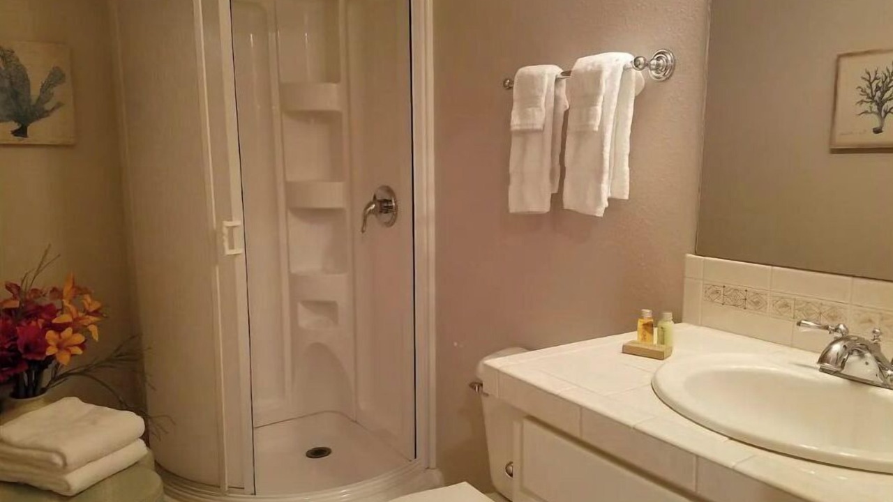 Photo of Bathroom in Sunnyside