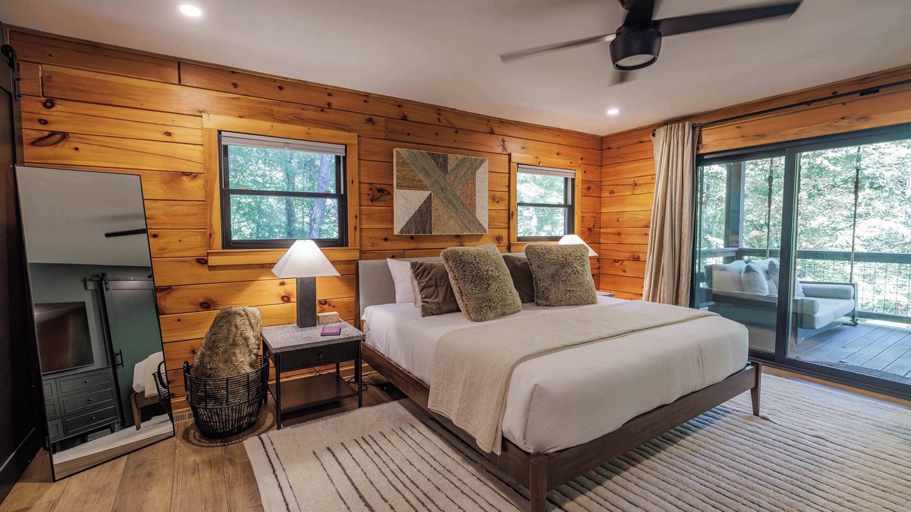 Photo of Bedroom in Cherry Log