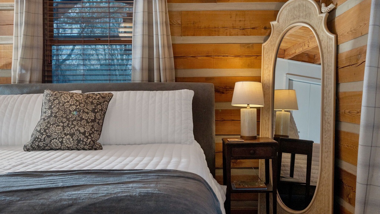 Photo of Bedroom in Knoxville