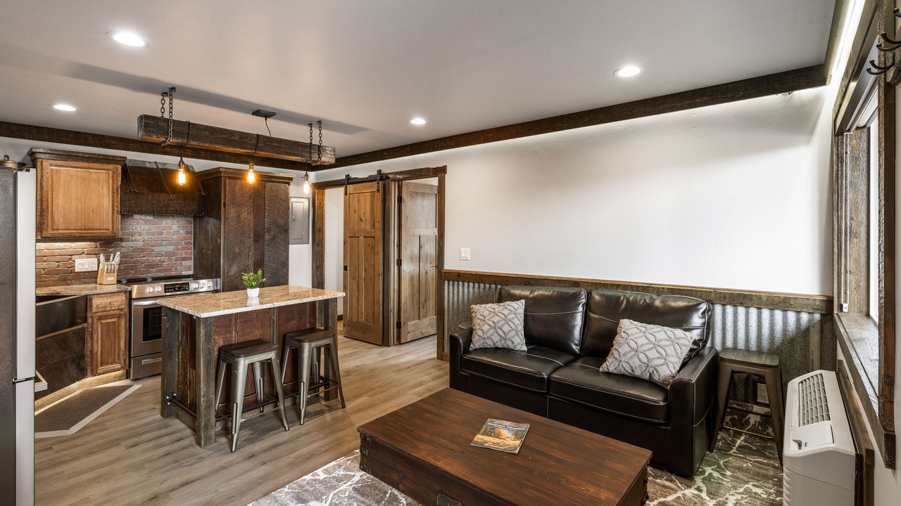 Photo of Livingroom in West Yellowstone