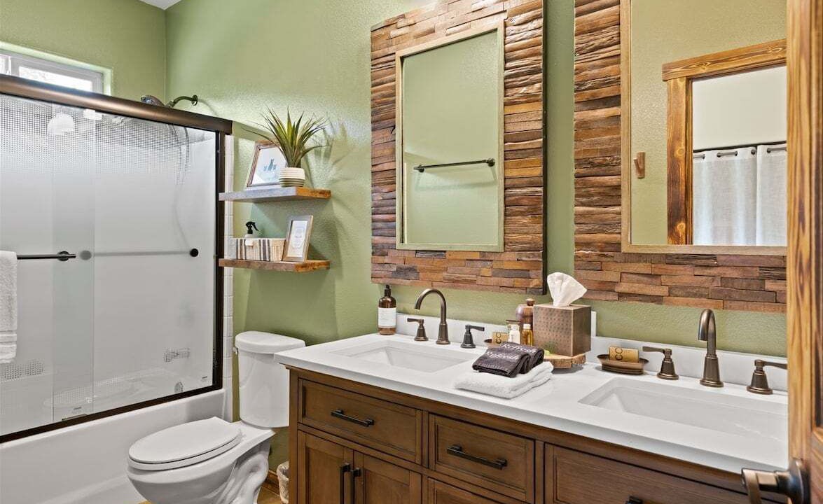Photo of Bathroom in Peshastin