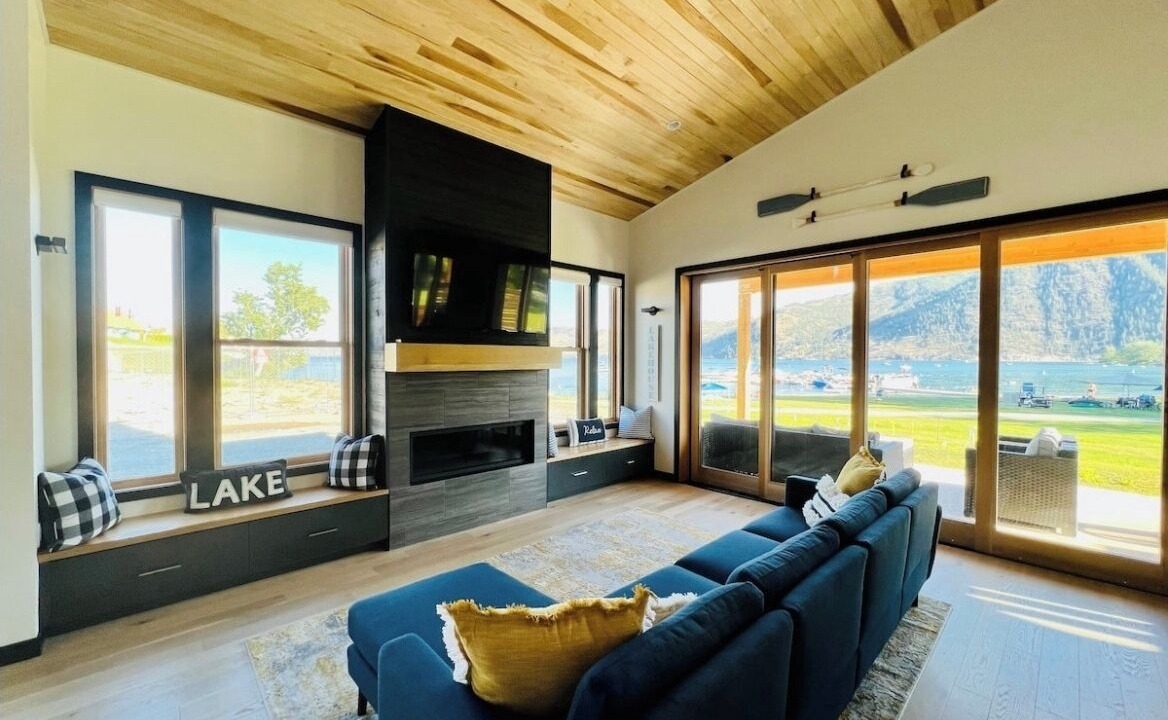 Photo of Livingroom in Wapato Point