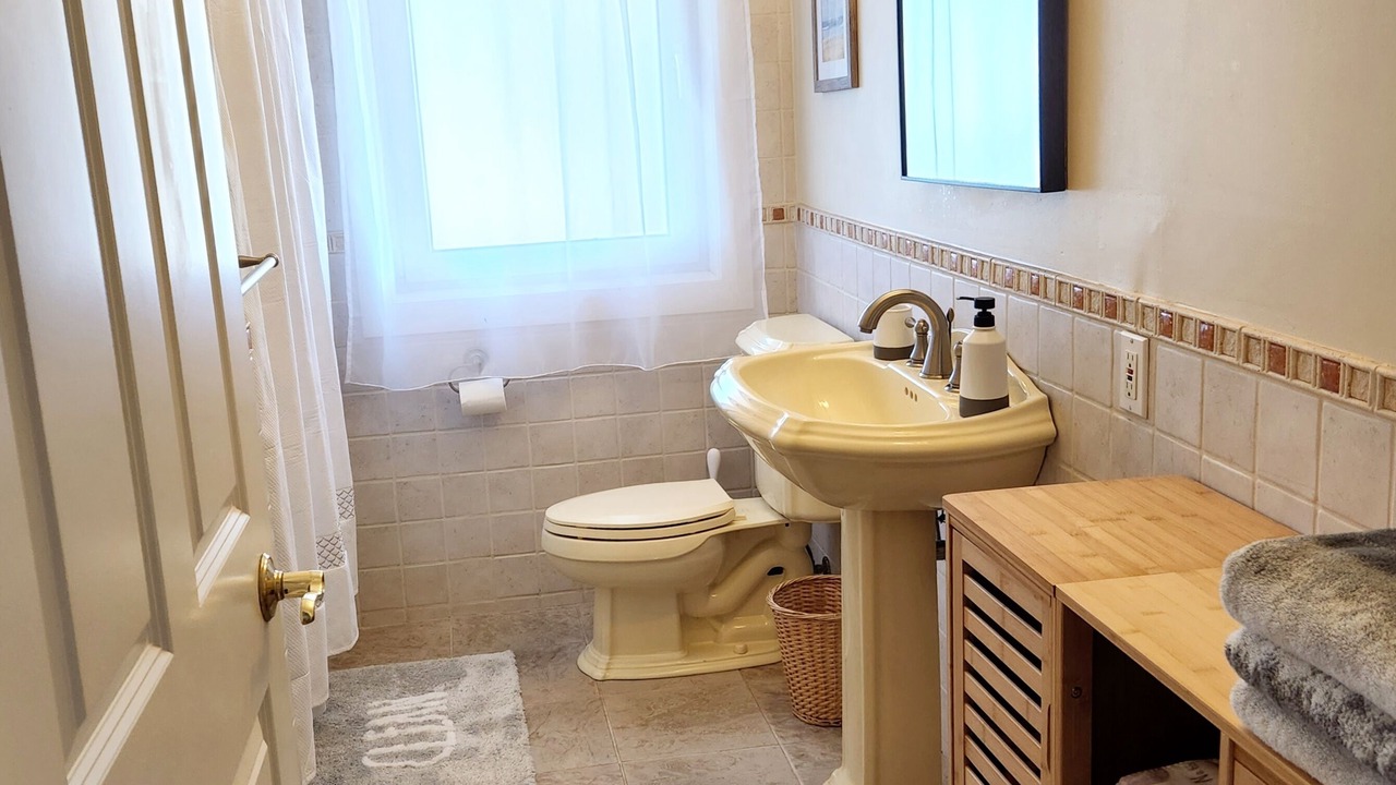 Photo of Bathroom in Point Roberts