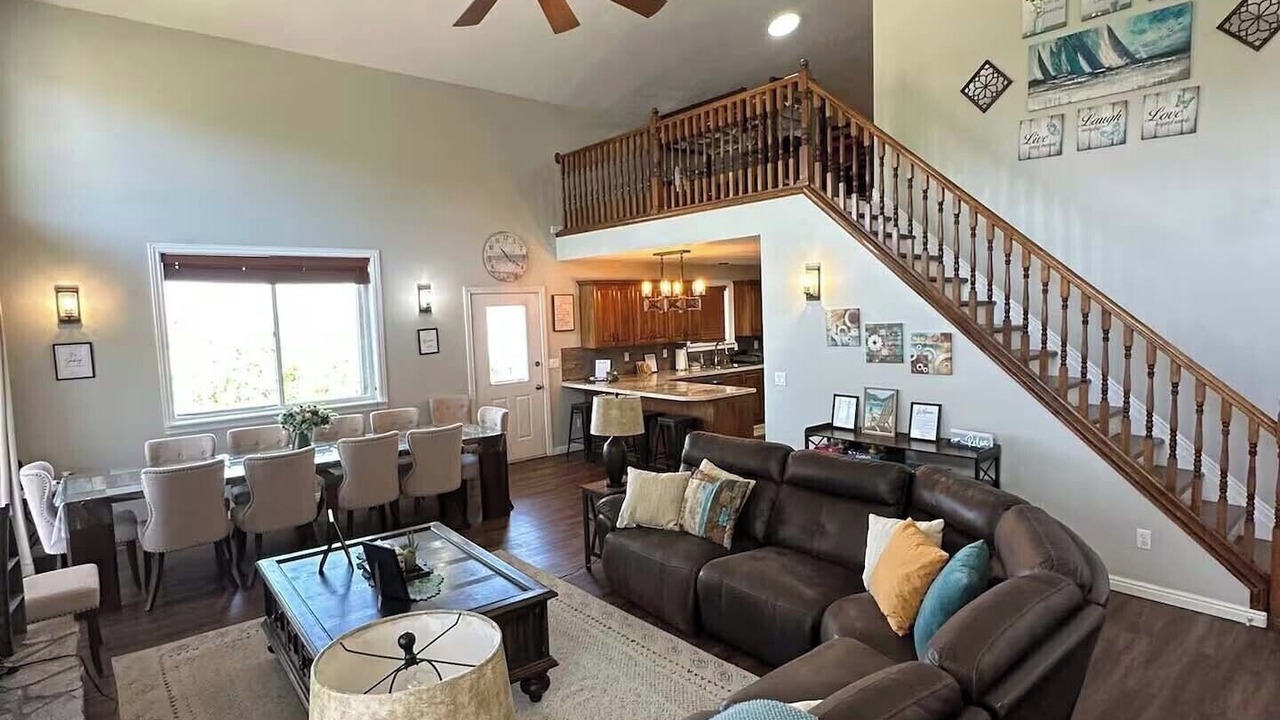 Photo of Livingroom in Sweetwater
