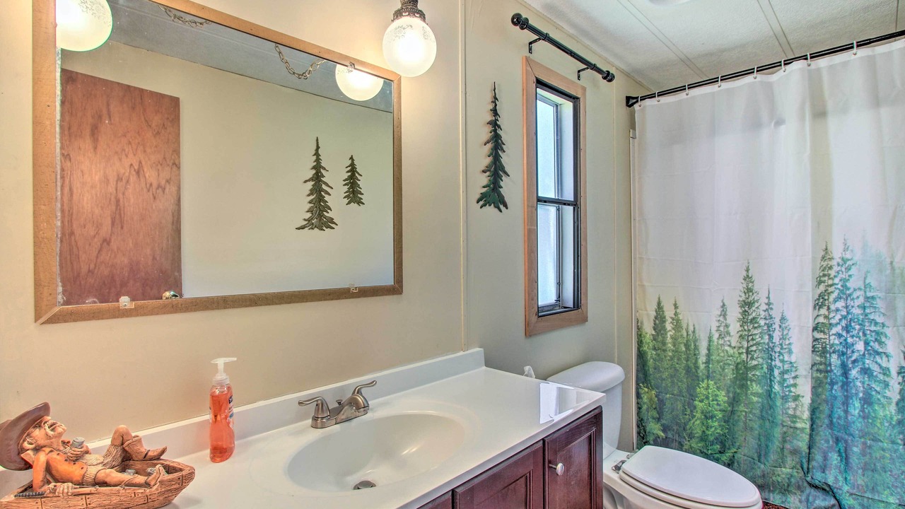 Photo of Bathroom in Chiloquin