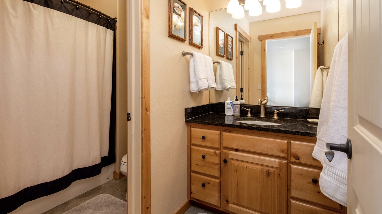 Photo of Bathroom in Leigh Creek Estates