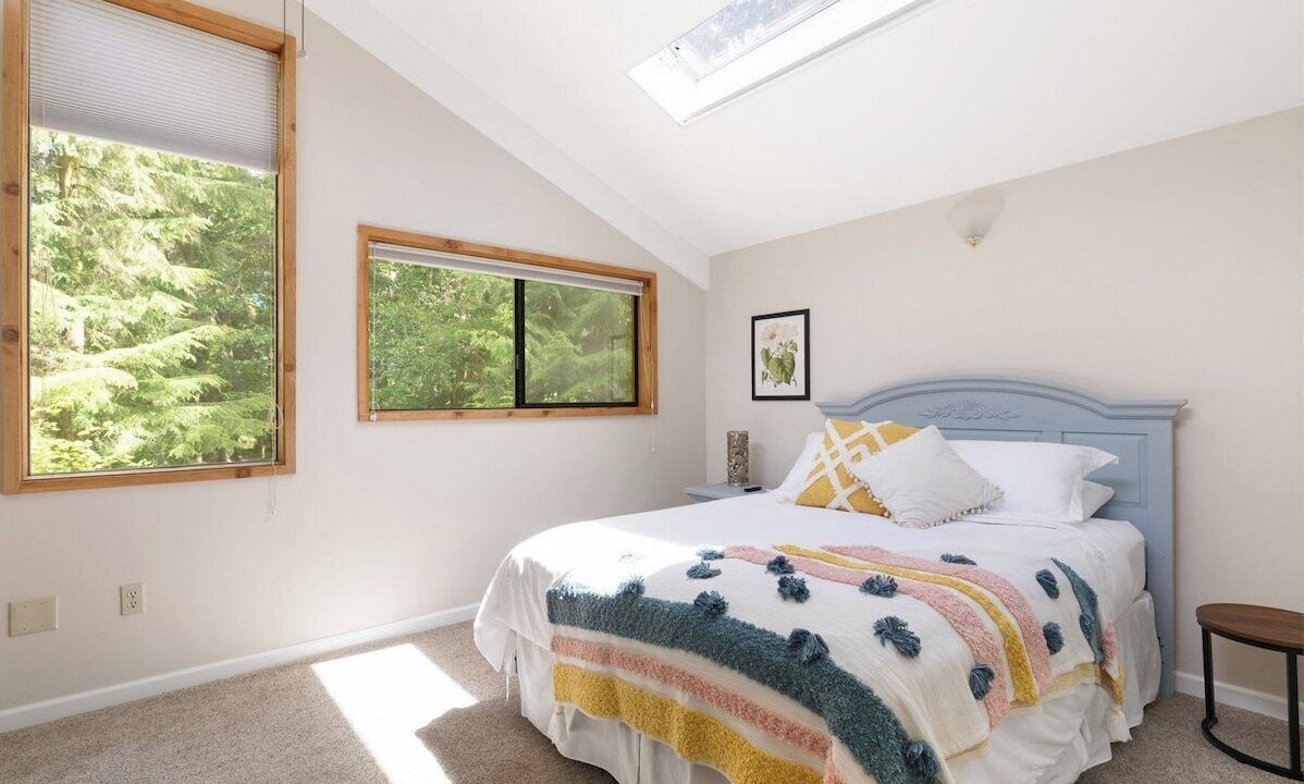 Photo of Bedroom in Coupeville