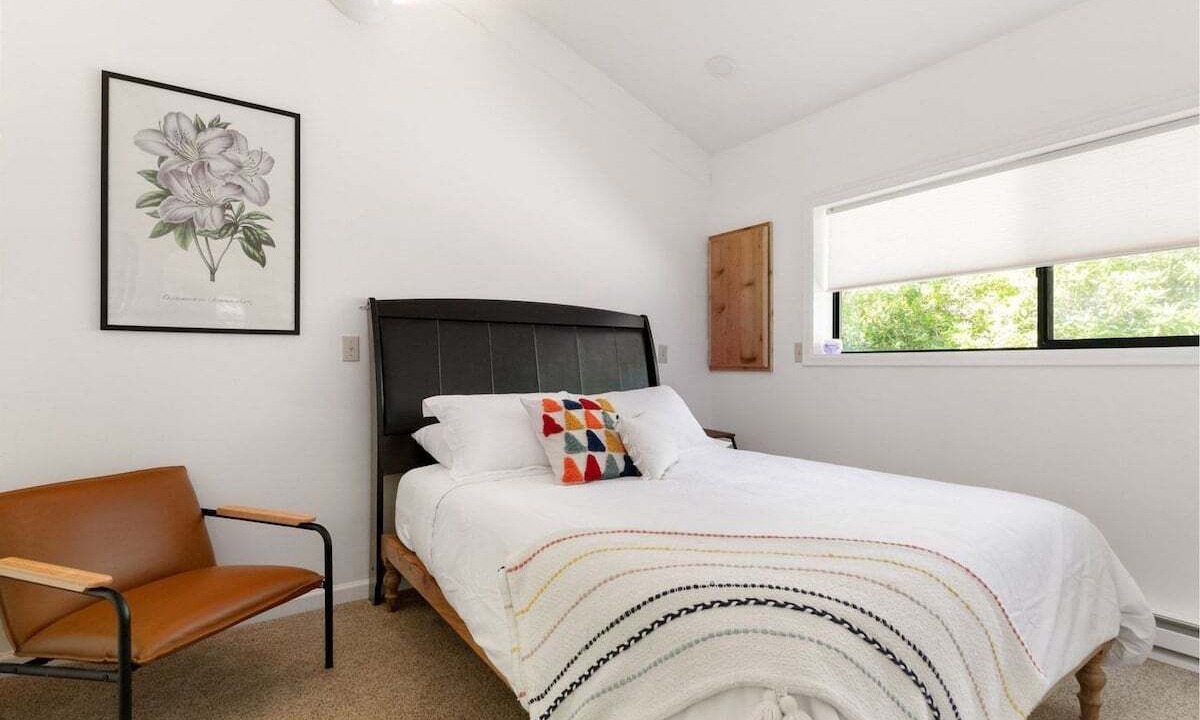 Photo of Bedroom in Coupeville