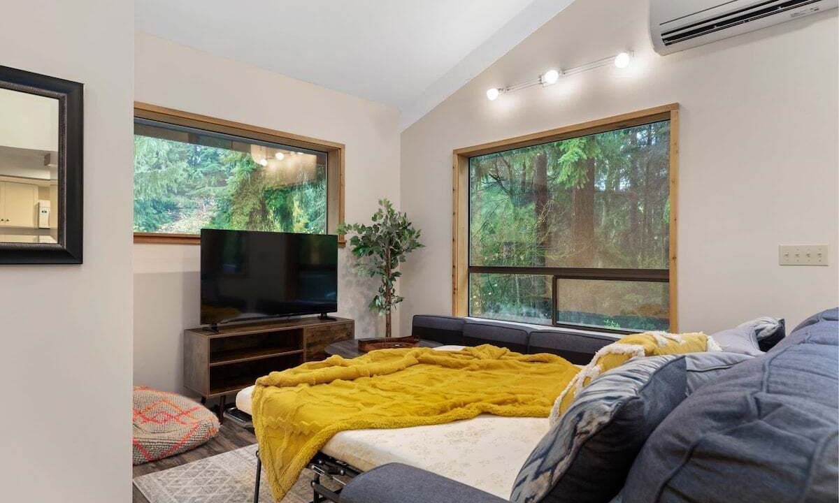 Photo of Bedroom in Coupeville