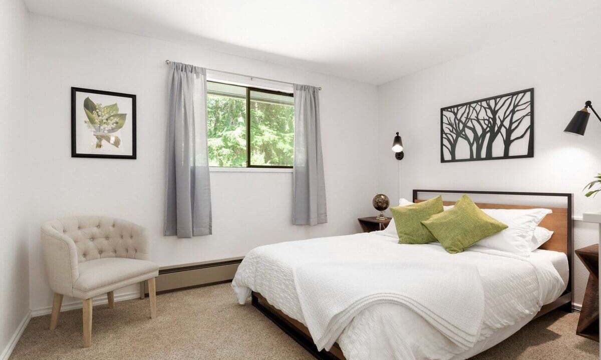 Photo of Bedroom in Coupeville