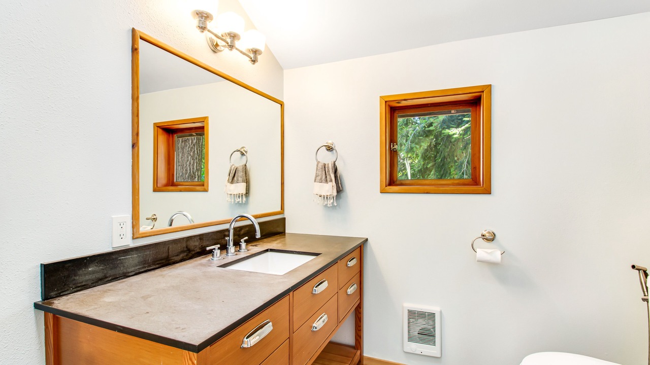 Photo of Bathroom in Greenbank