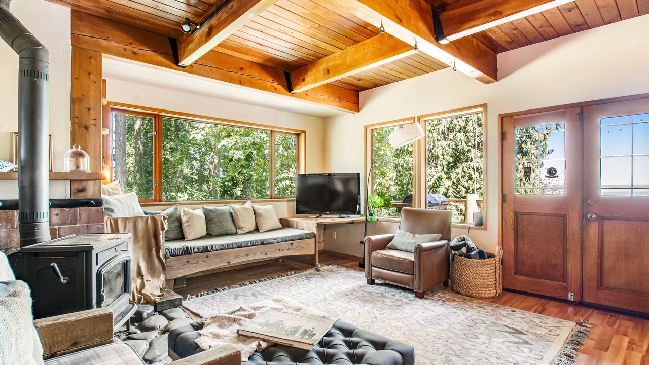 Photo of Livingroom in Greenbank