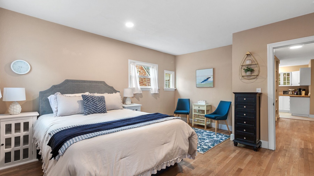 Photo of Bedroom in Garden District