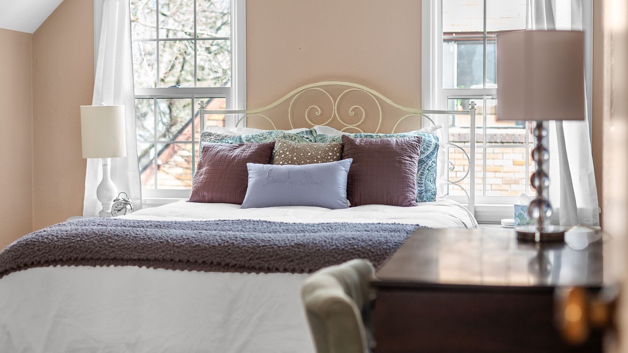 Photo of Bedroom in Garden District
