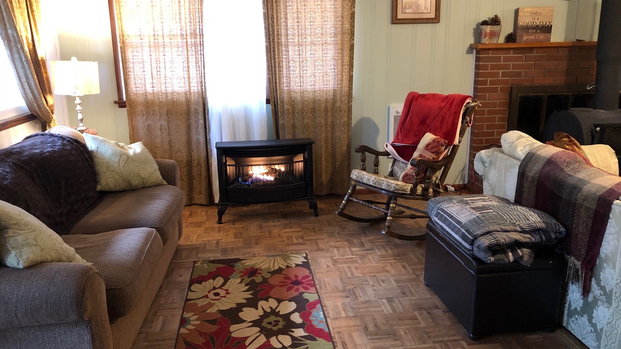 Photo of Livingroom in Cave Junction