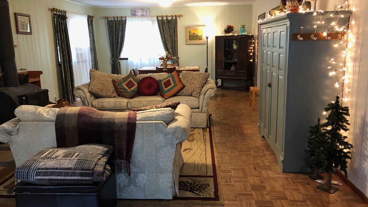 Photo of Livingroom in Cave Junction