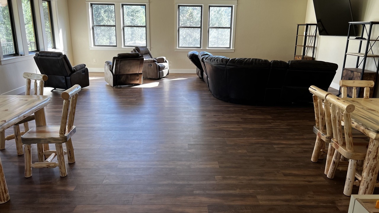 Photo of Bedroom in Featherville