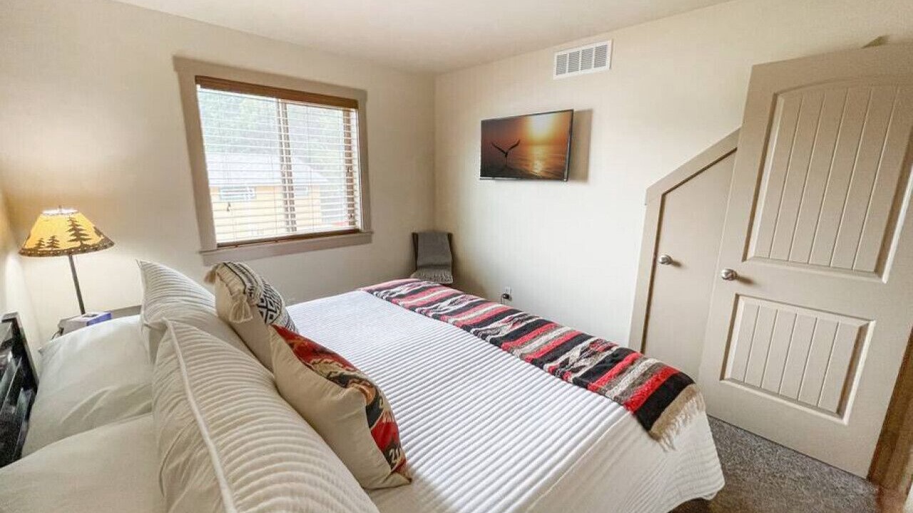 Photo of Bedroom in Tamarack Resort