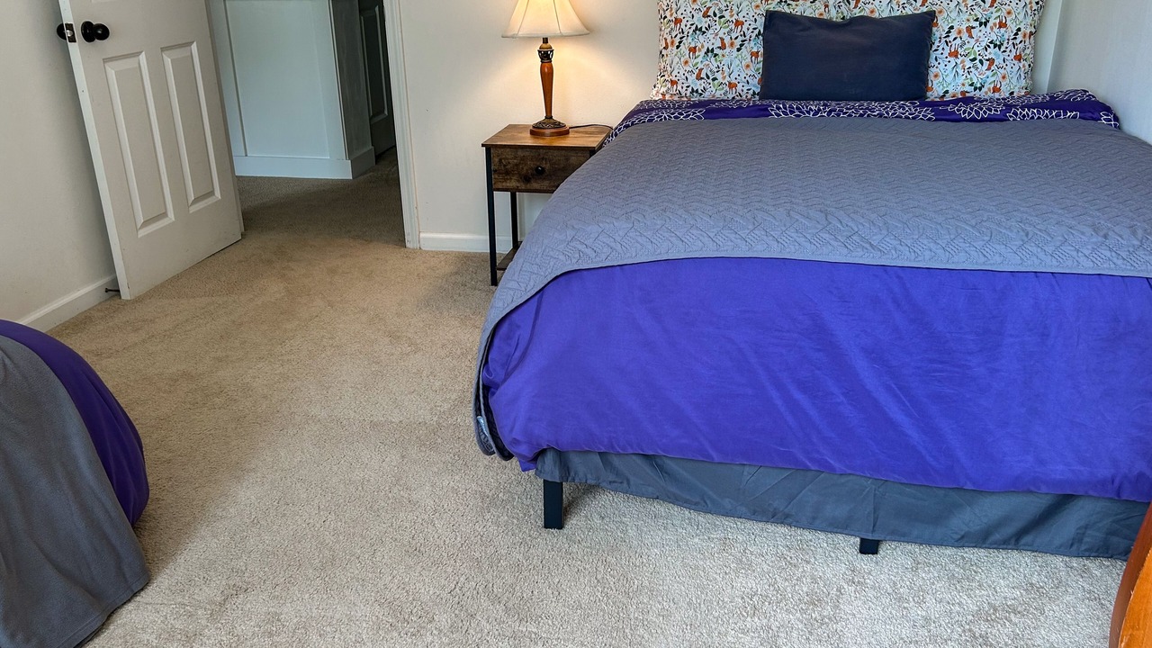 Photo of Bedroom in Coupeville