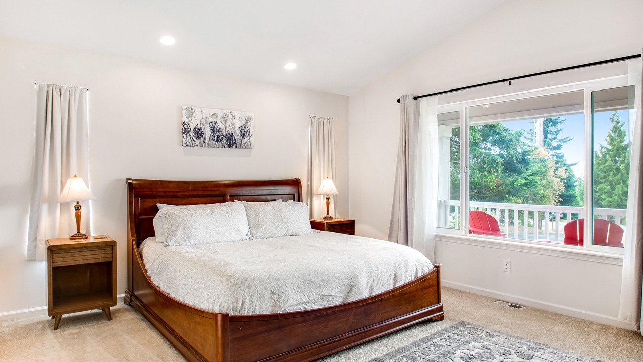 Photo of Bedroom in Coupeville