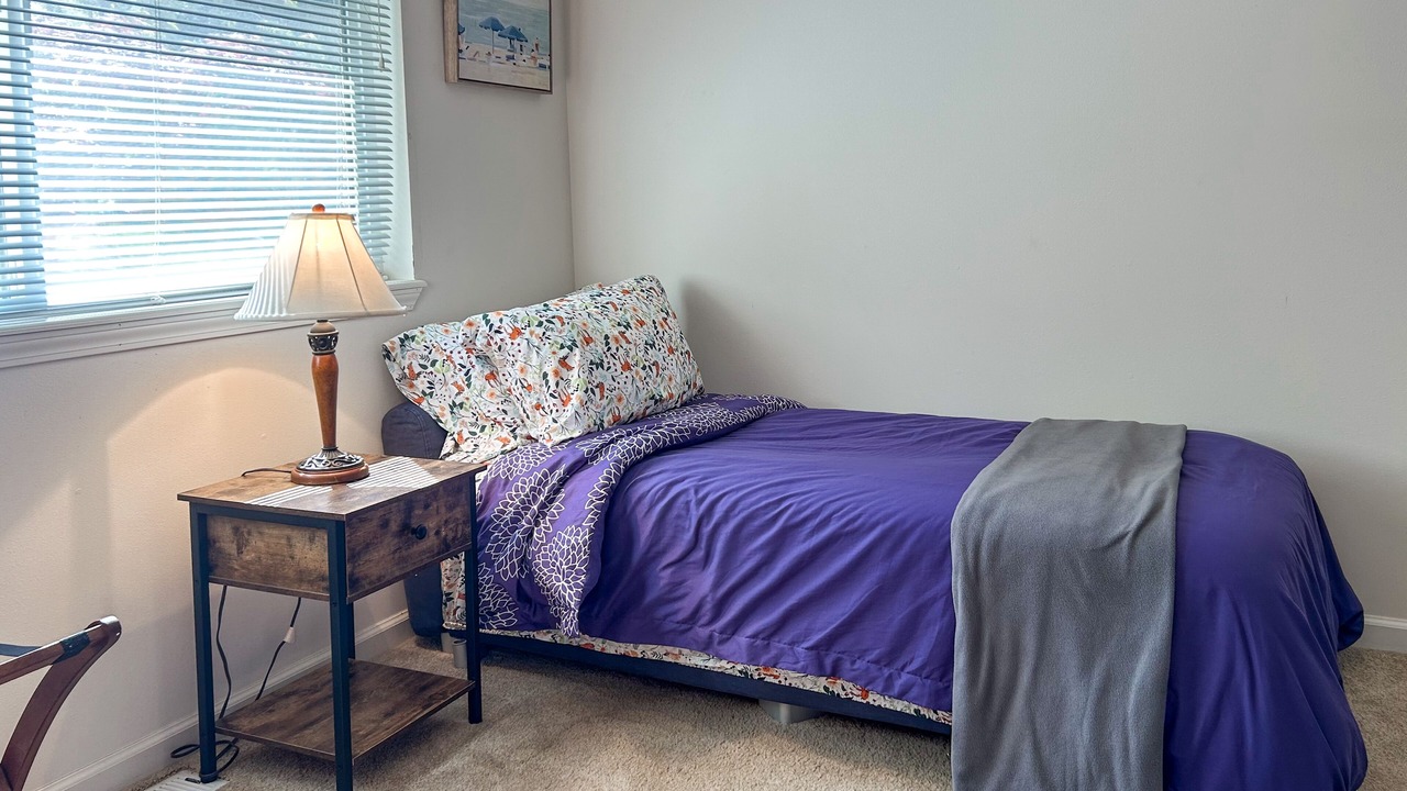 Photo of Bedroom in Coupeville