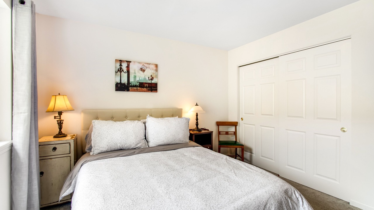 Photo of Bedroom in Coupeville