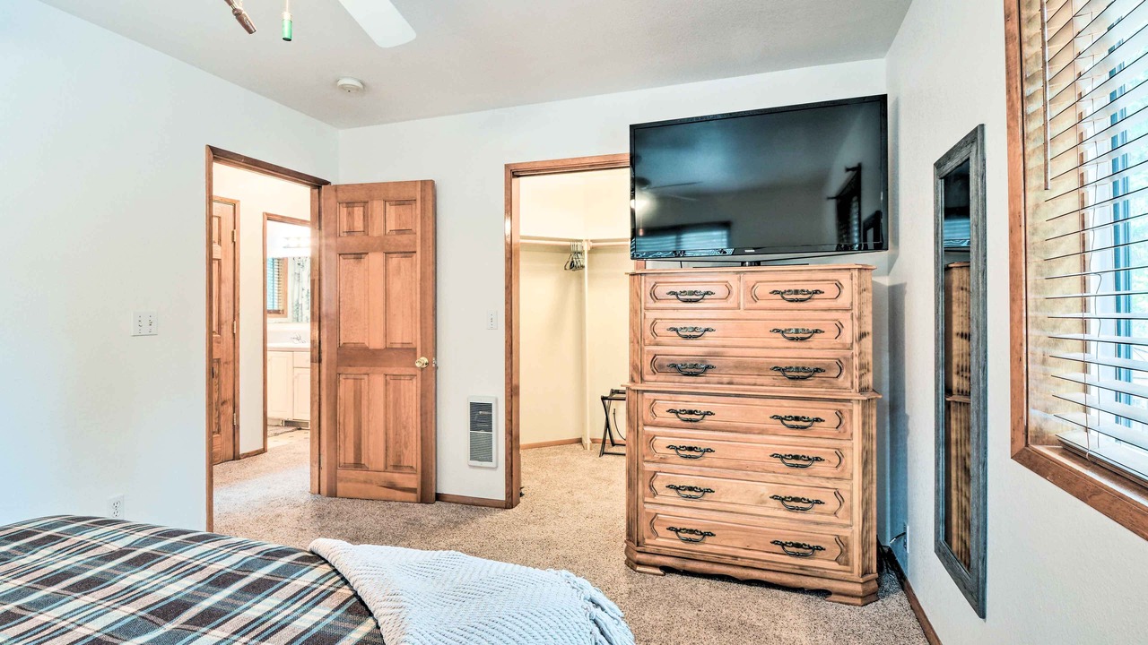 Photo of Bedroom in Klamath Falls