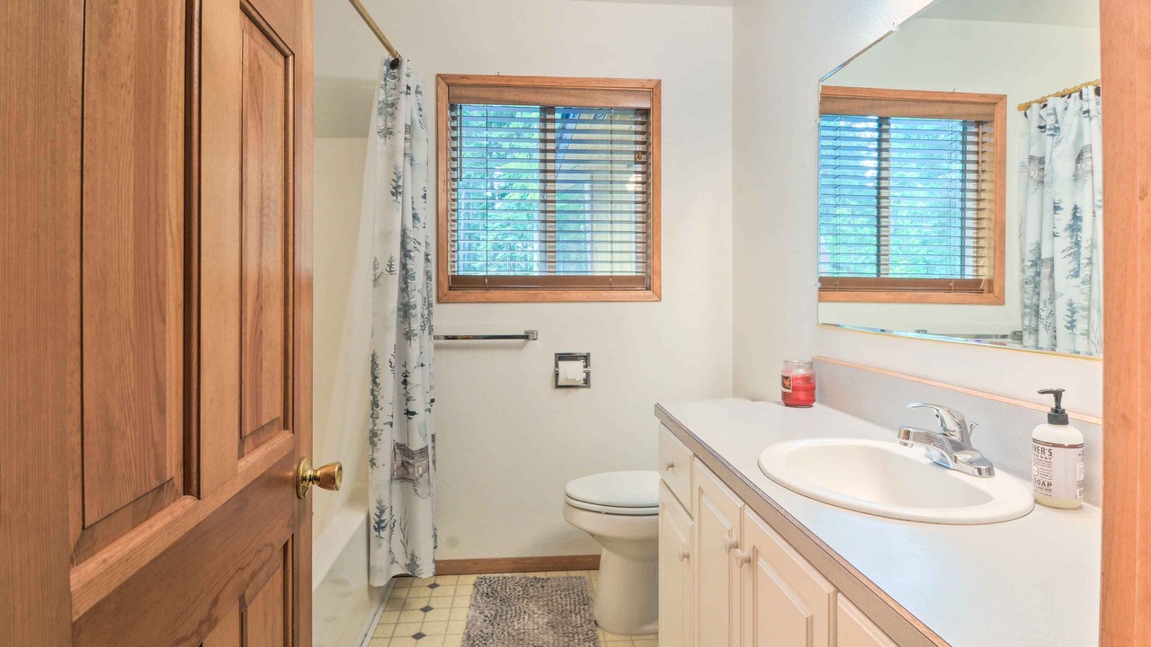 Photo of Bathroom in Klamath Falls