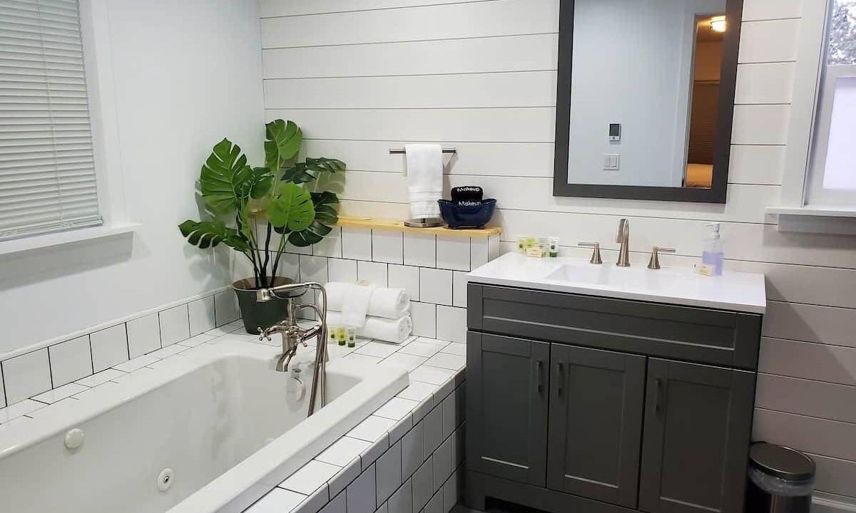 Photo of Bathroom in Southern Crossing