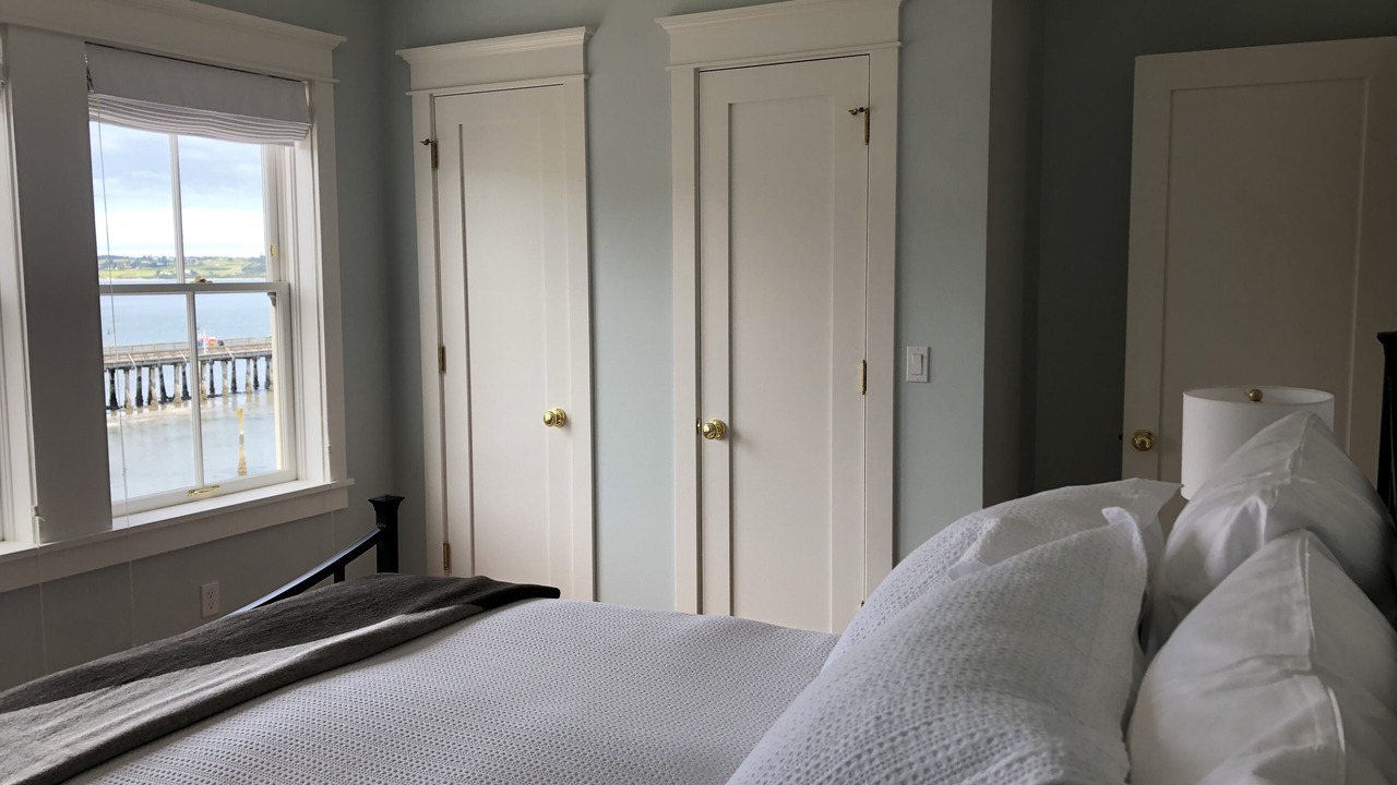 Photo of Bedroom in Coupeville