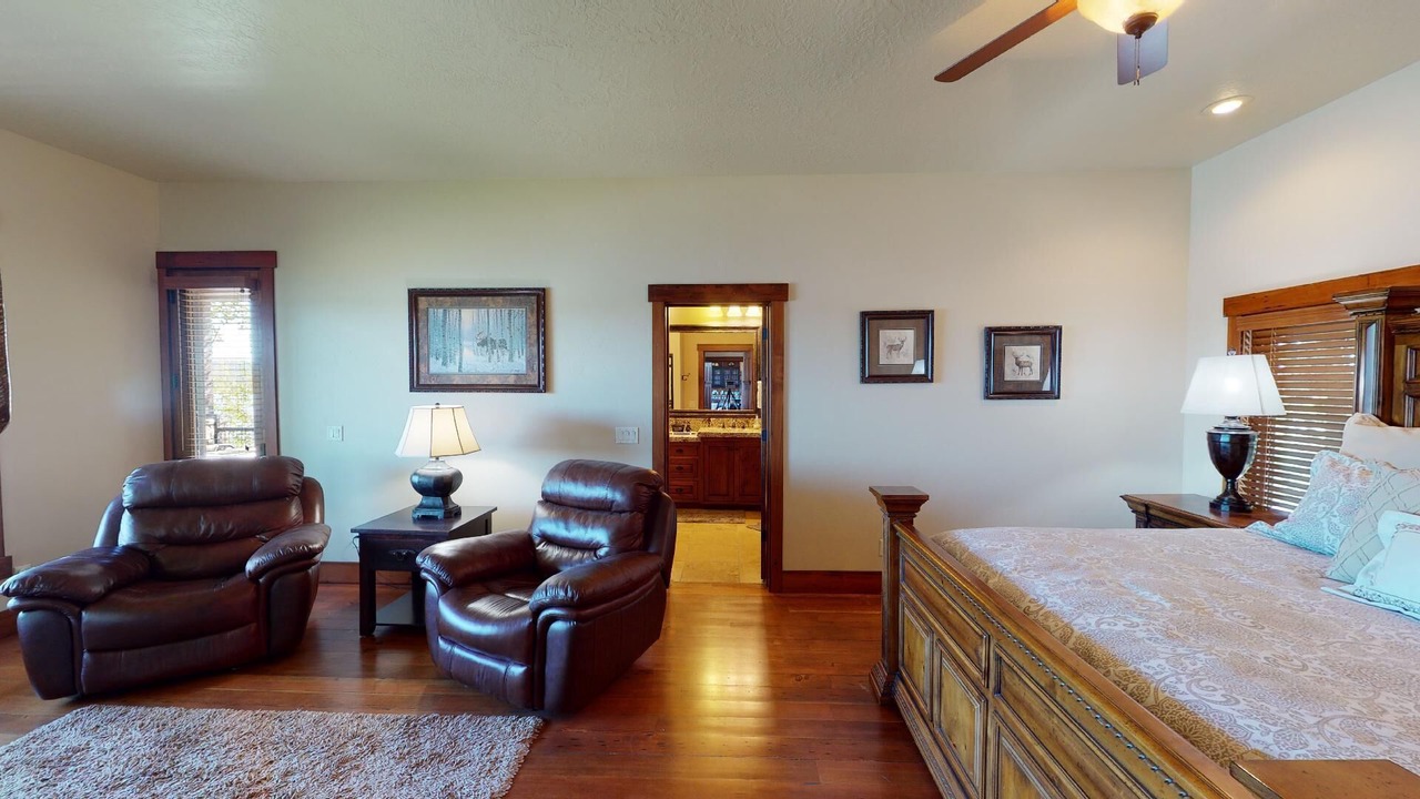 Photo of Bedroom in Island Park