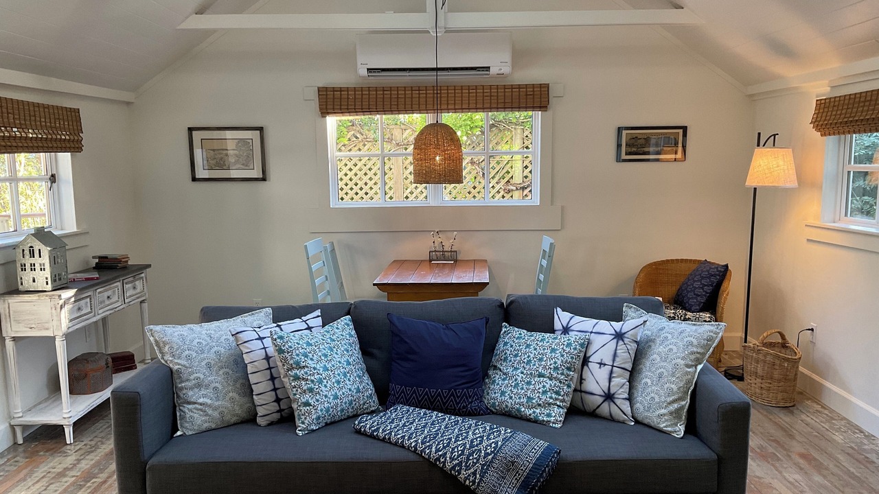 Photo of Livingroom in Eastsound