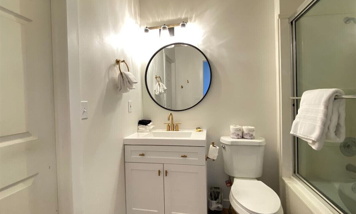 Photo of Bathroom in Harbor Village