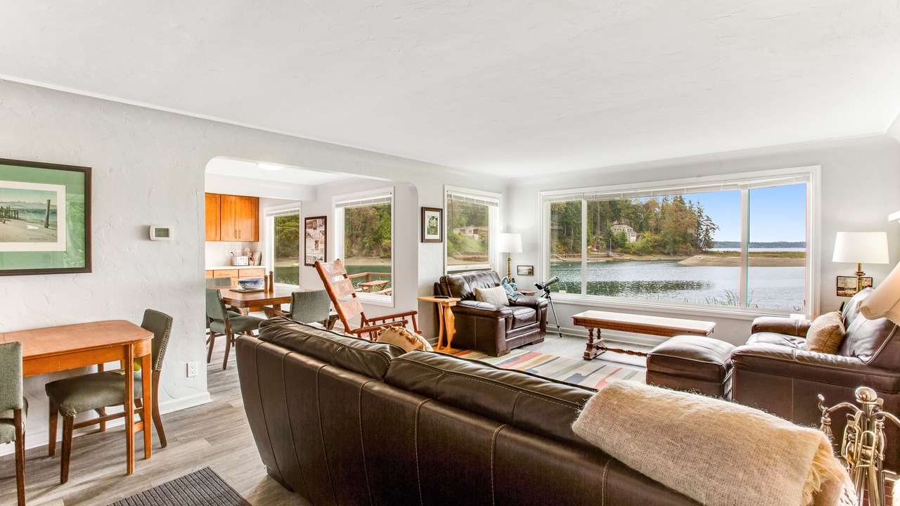 Photo of Livingroom in Lakebay