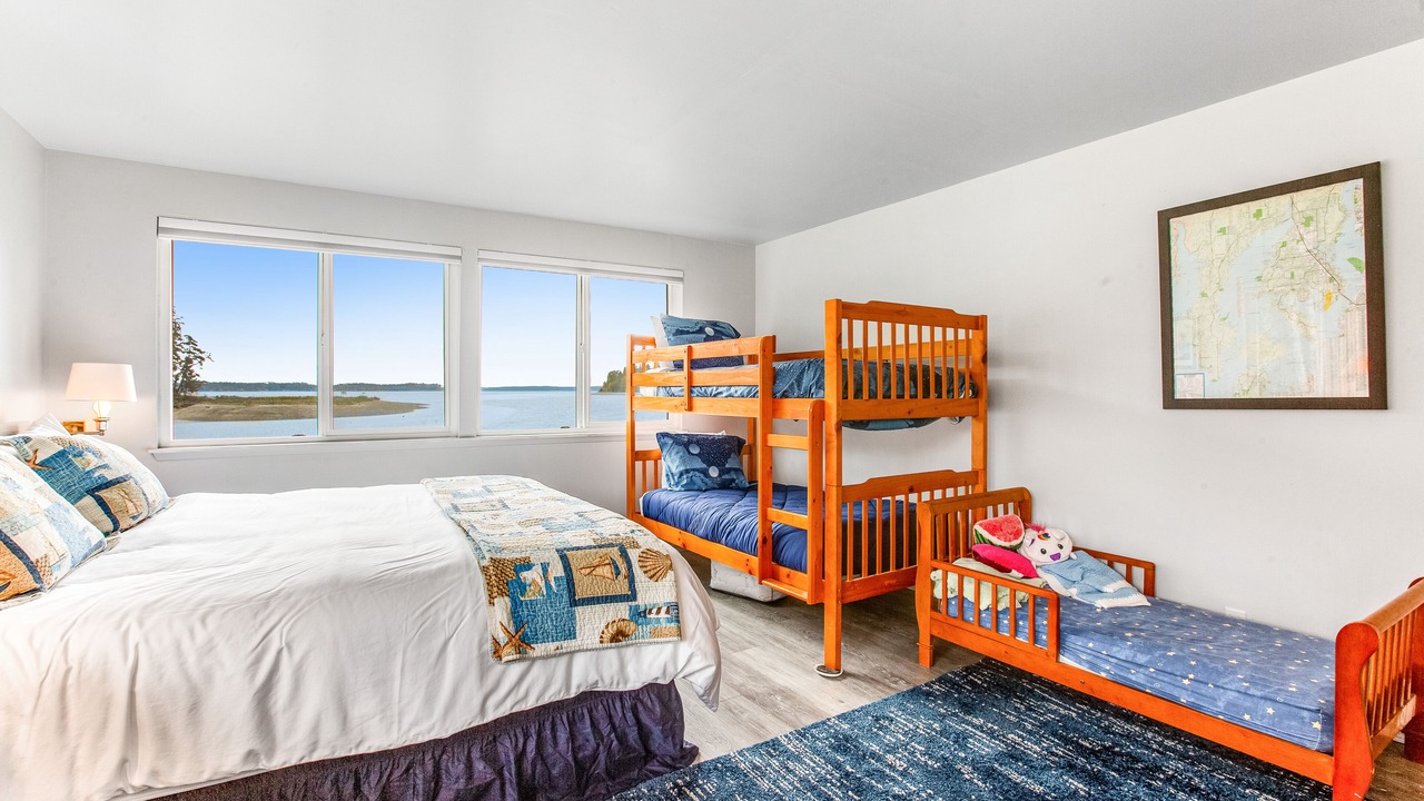 Photo of Bedroom in Lakebay