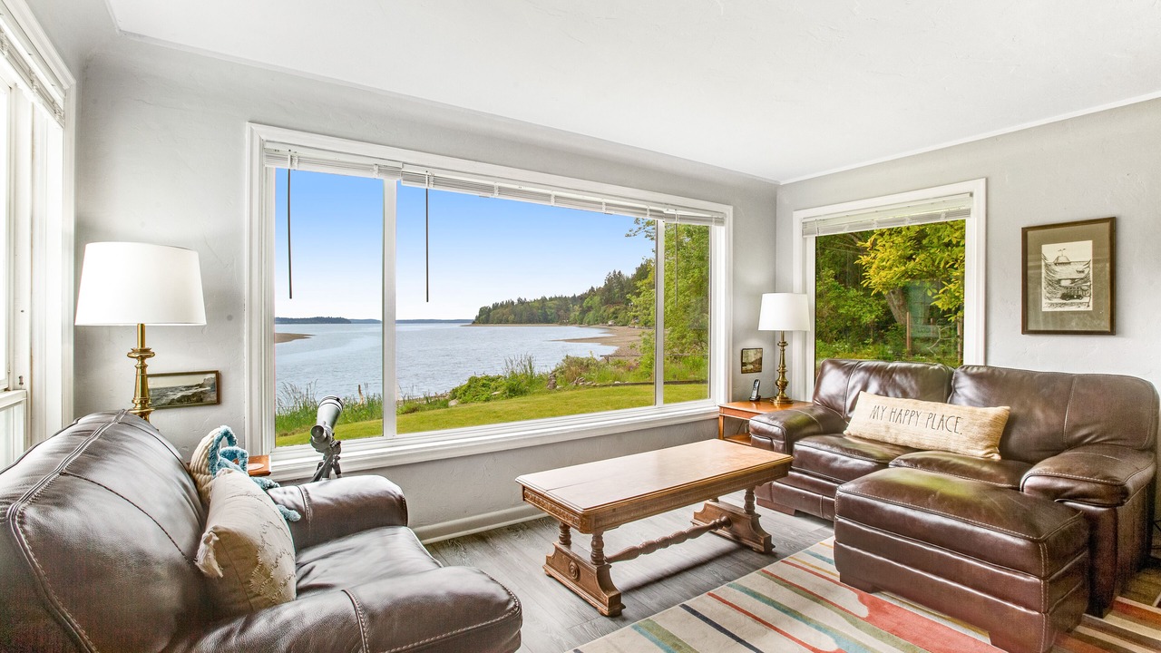 Photo of Livingroom in Lakebay