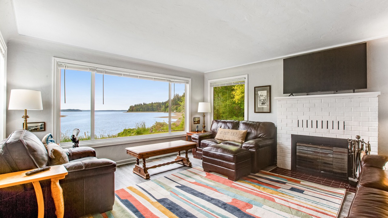 Photo of Livingroom in Lakebay