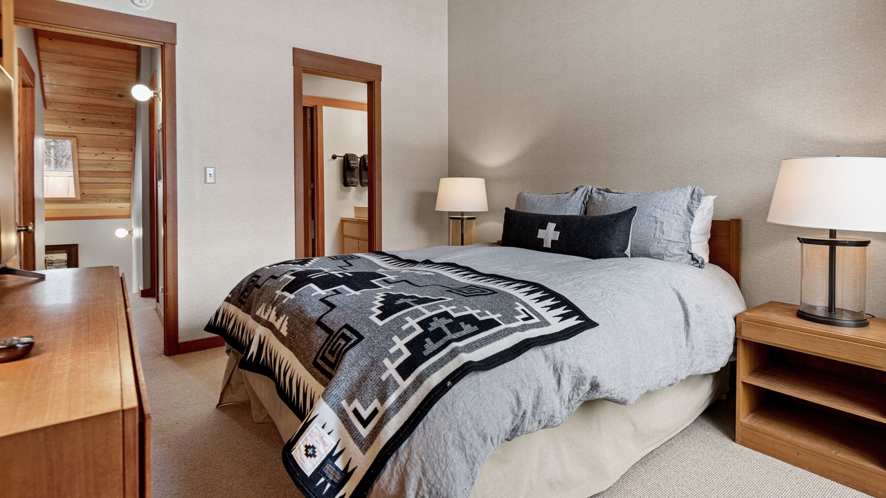 Photo of Bedroom in Black Butte Ranch