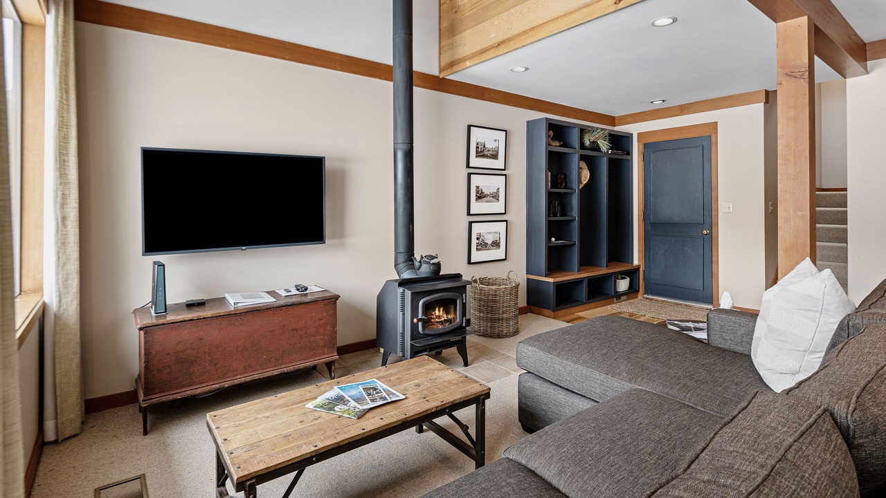 Photo of Livingroom in Black Butte Ranch