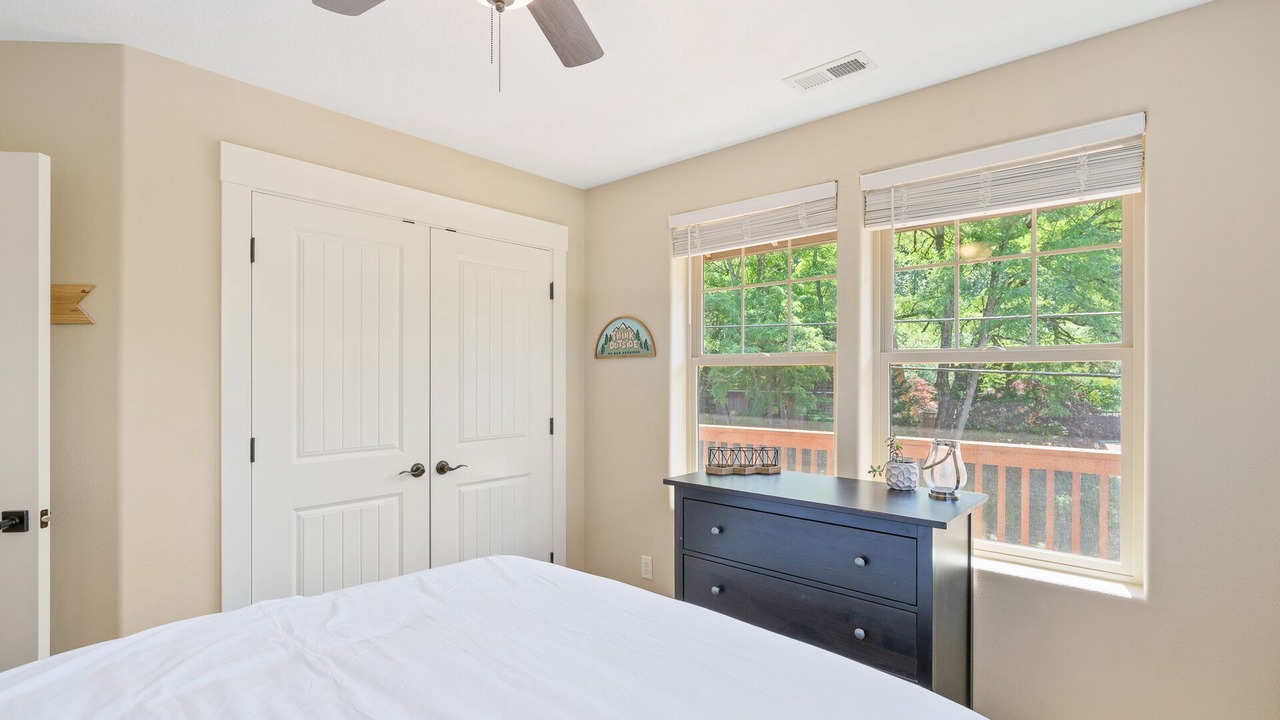 Photo of Bedroom in Troutdale