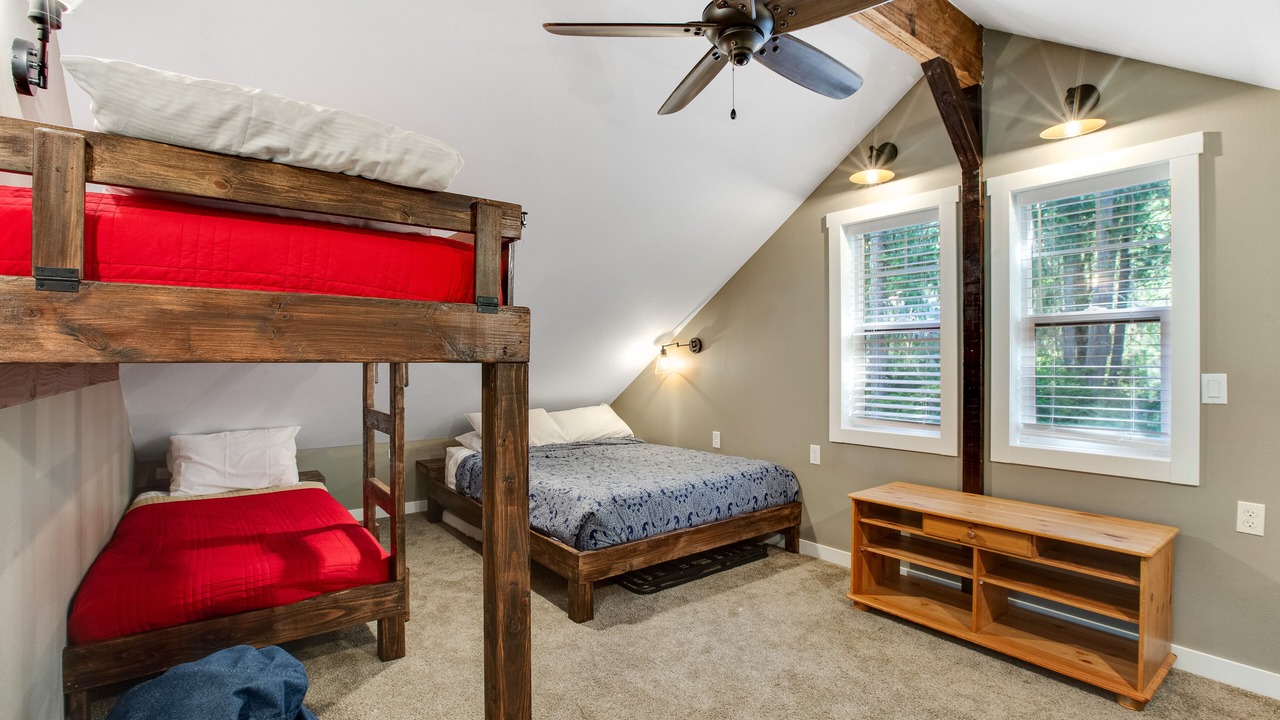 Photo of Bedroom in Anderson Island
