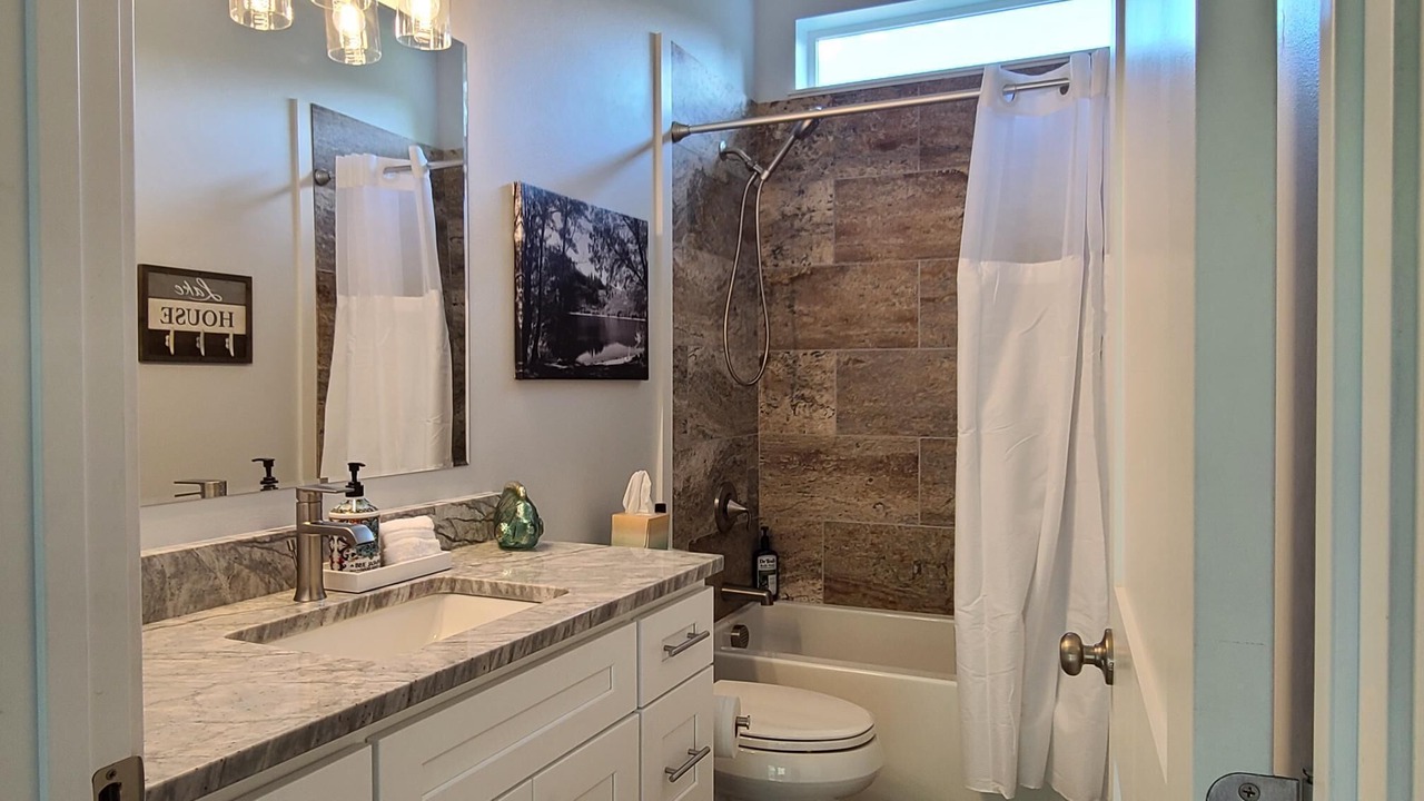 Photo of Bathroom in Tonasket