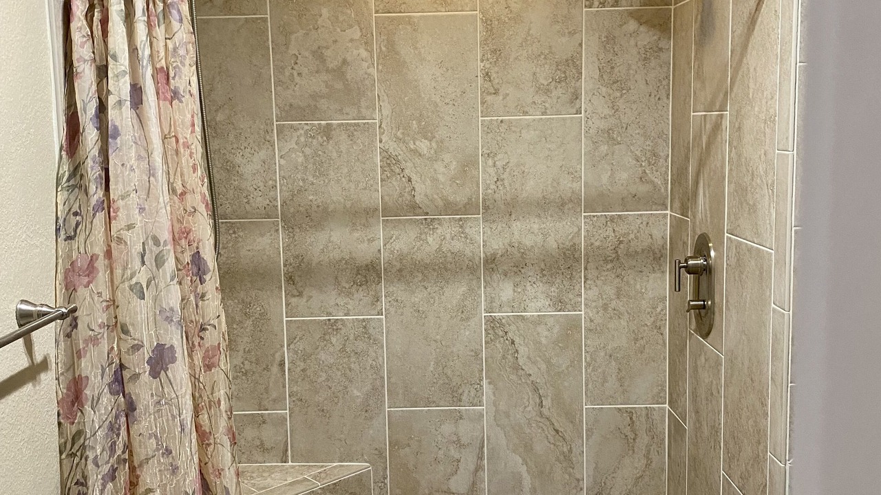 Photo of Bathroom in Roseburg