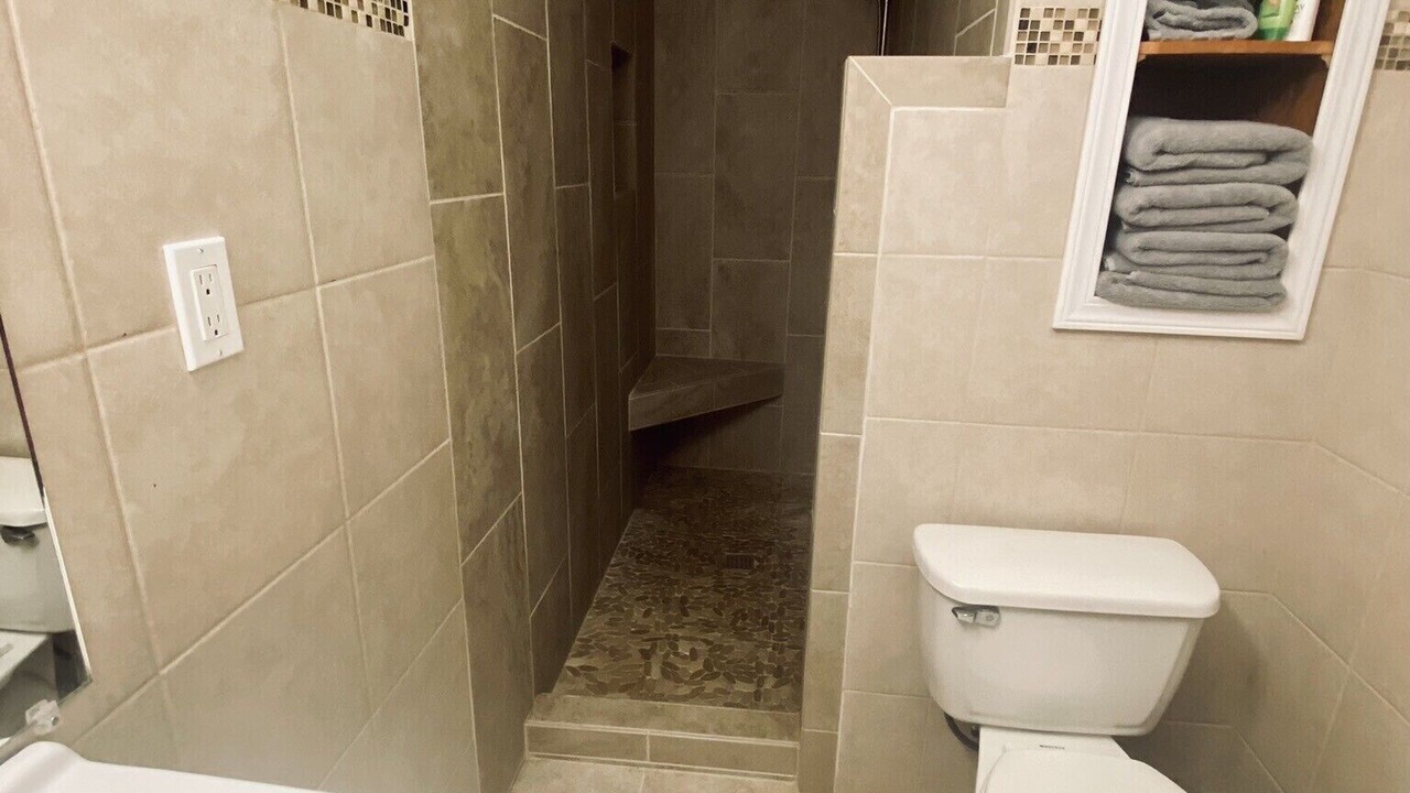 Photo of Bathroom in Roseburg