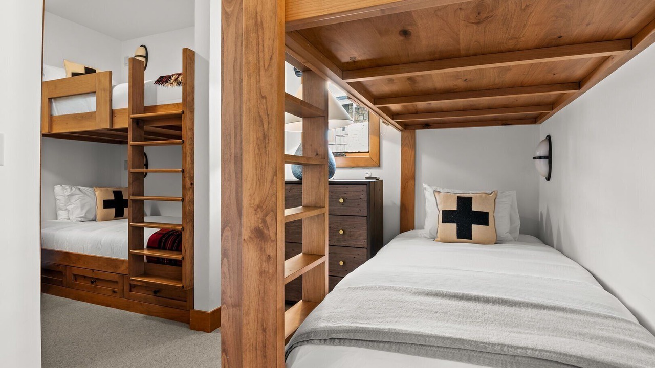 Photo of Bedroom in Granite Ridge